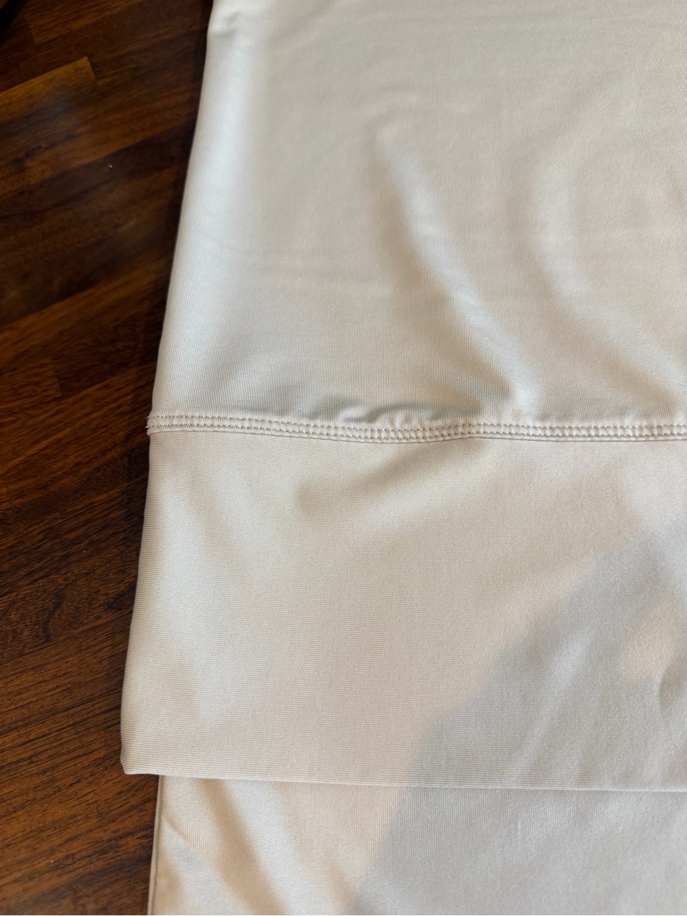 Tempur-Pedic Split King Sheet Set in Light Beige - Picture 2 of 4